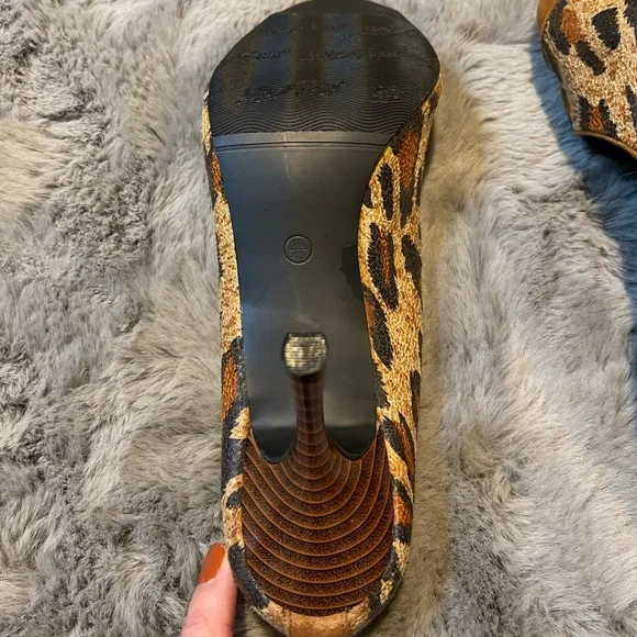 Leopard Print Heels - Picture 2 of 10